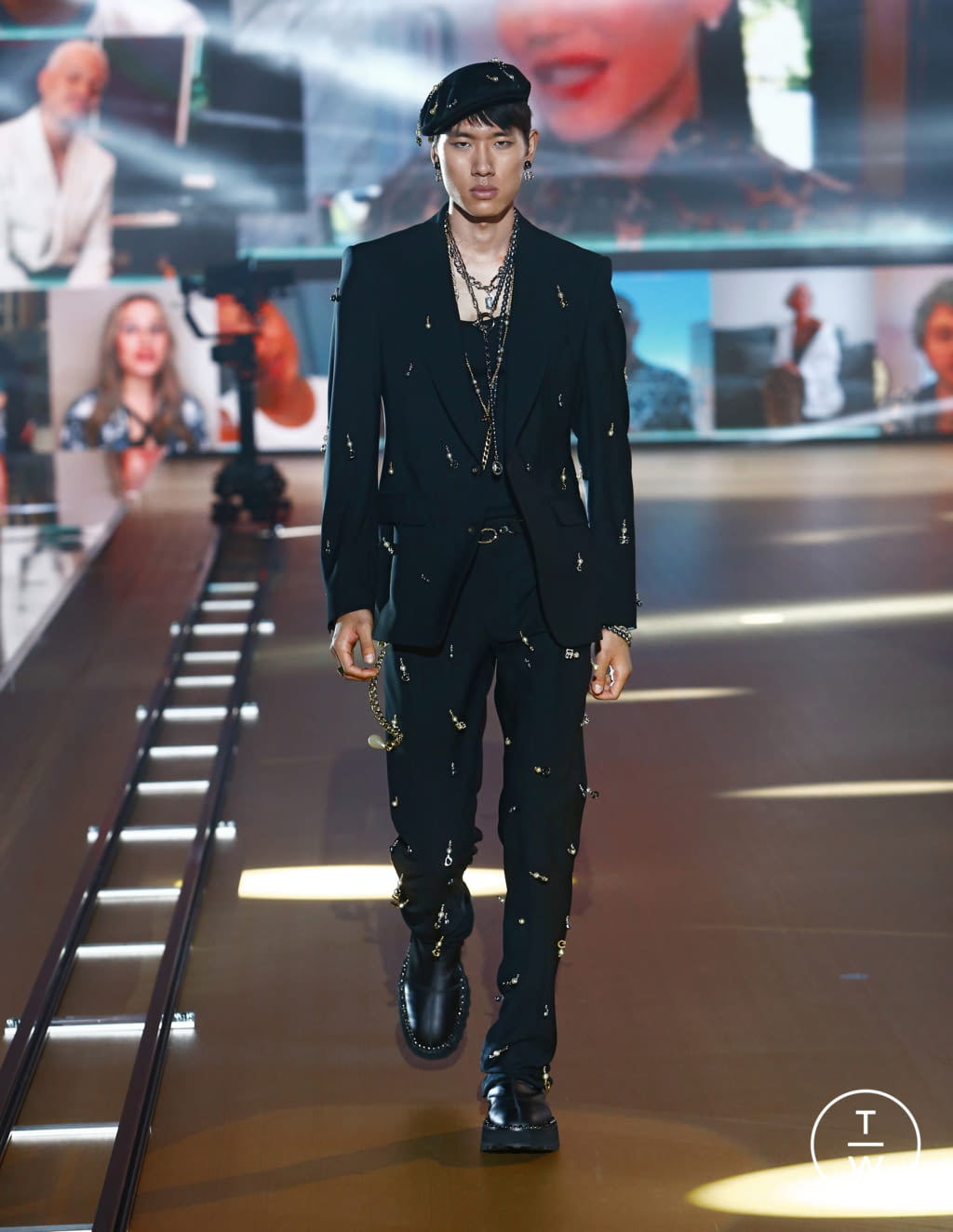 Fashion Week Milan Fall/Winter 2021 look 110 from the Dolce & Gabbana collection 男装