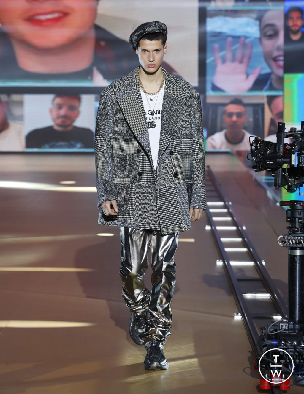 Fashion Week Milan Fall/Winter 2021 look 29 from the Dolce & Gabbana collection menswear