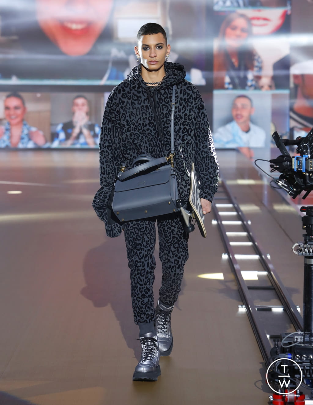 Fashion Week Milan Fall/Winter 2021 look 37 from the Dolce & Gabbana collection menswear