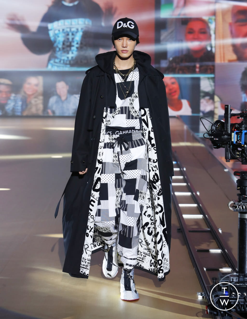 Fashion Week Milan Fall/Winter 2021 look 42 from the Dolce & Gabbana collection menswear