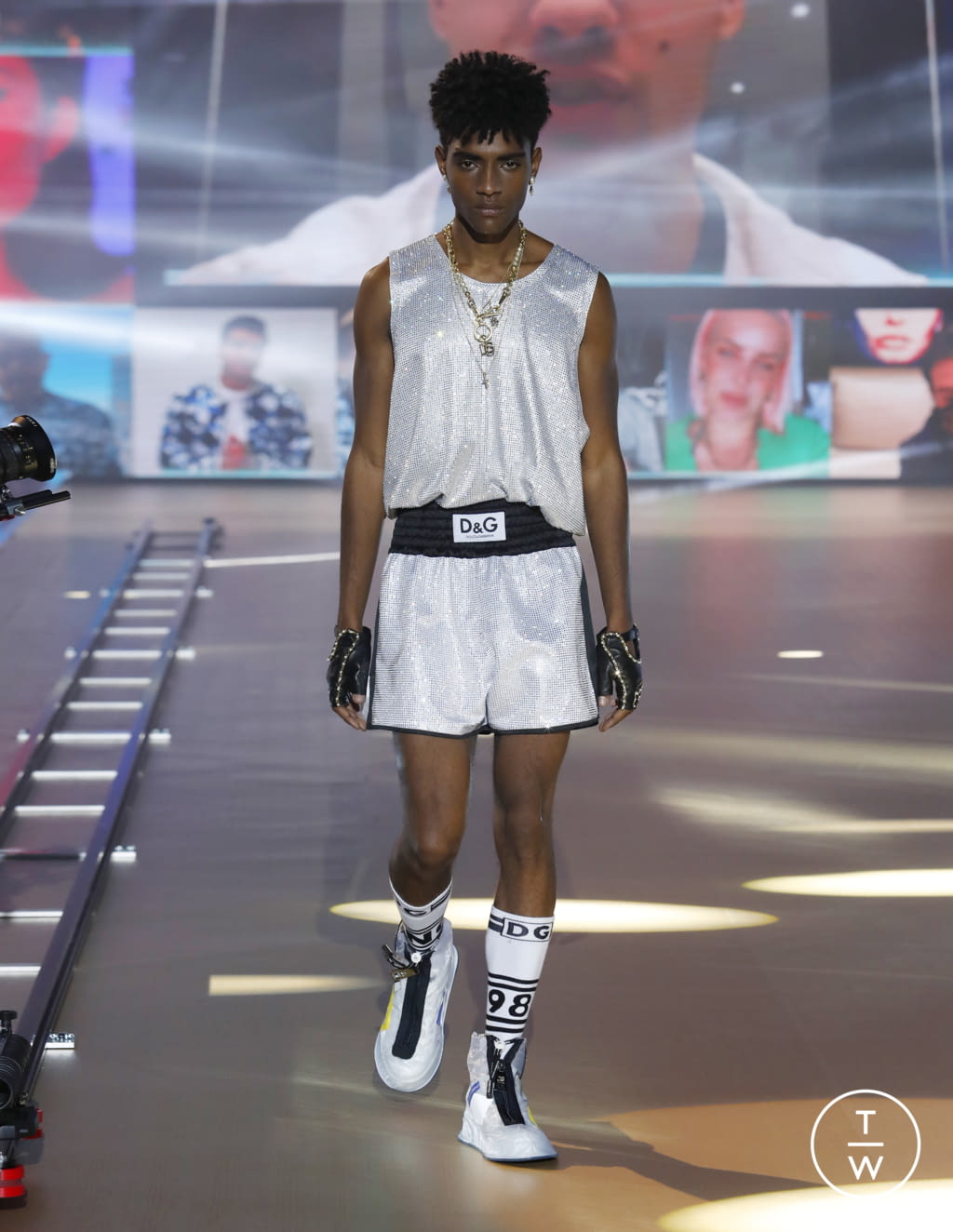 Fashion Week Milan Fall/Winter 2021 look 43 from the Dolce & Gabbana collection menswear