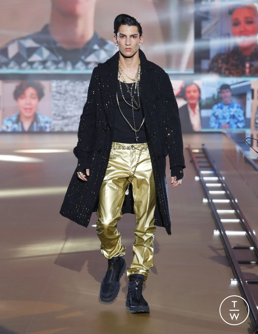 Fashion Week Milan Fall/Winter 2021 look 60 from the Dolce & Gabbana collection 男装