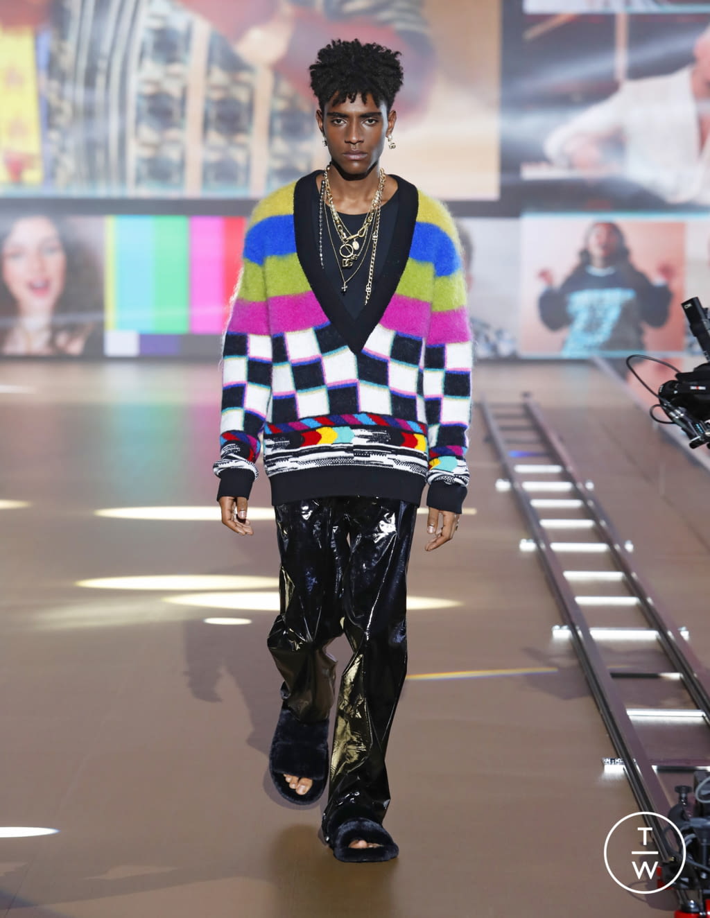Fashion Week Milan Fall/Winter 2021 look 66 from the Dolce & Gabbana collection menswear