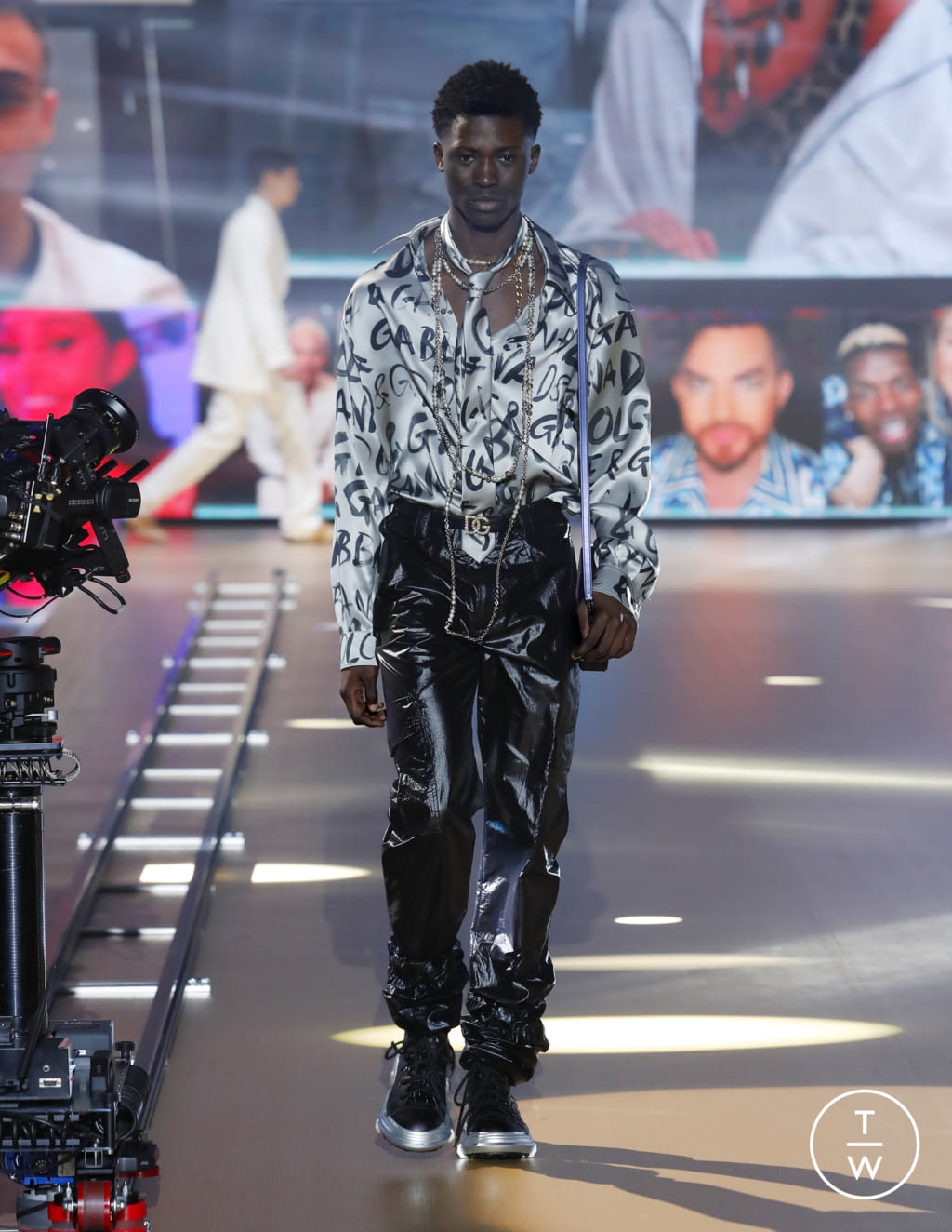 Fashion Week Milan Fall/Winter 2021 look 79 from the Dolce & Gabbana collection menswear
