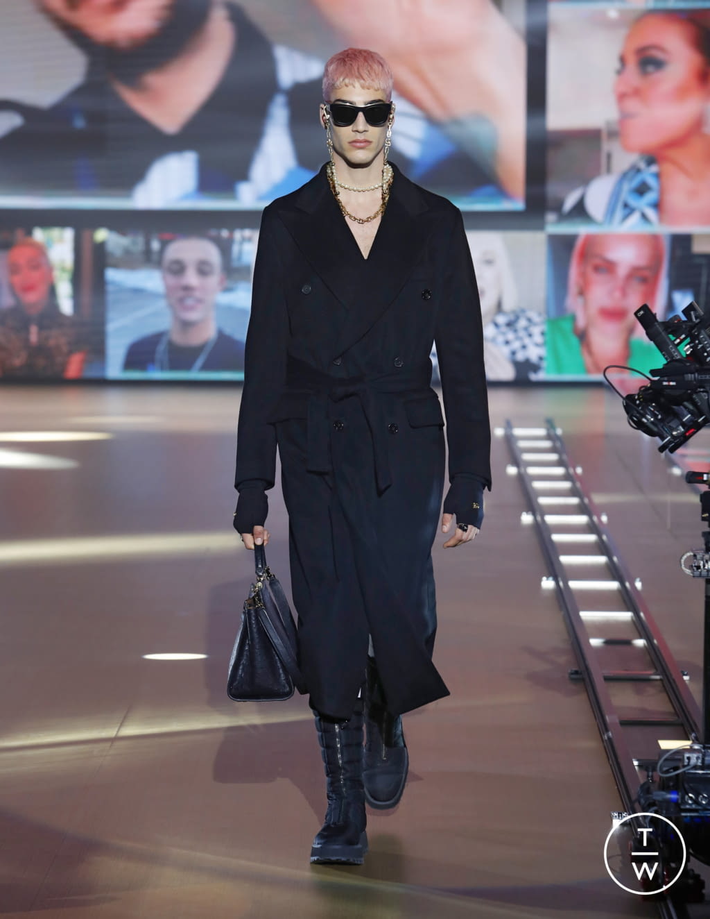 Fashion Week Milan Fall/Winter 2021 look 82 from the Dolce & Gabbana collection 男装