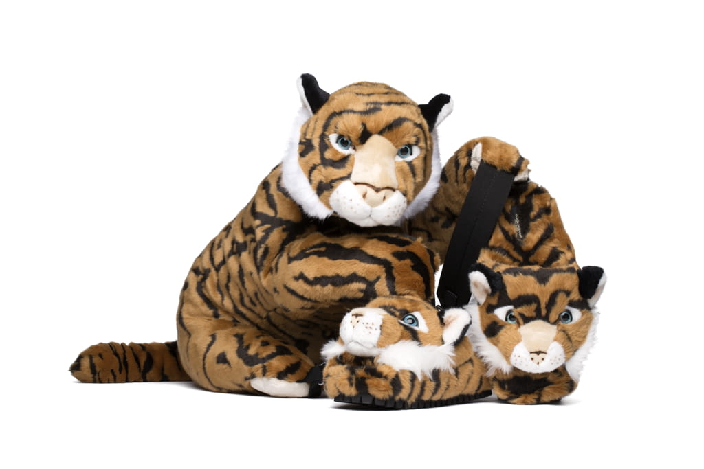 Fashion Week Milan Fall/Winter 2018 look 11 from the Dolce & Gabbana collection menswear accessories