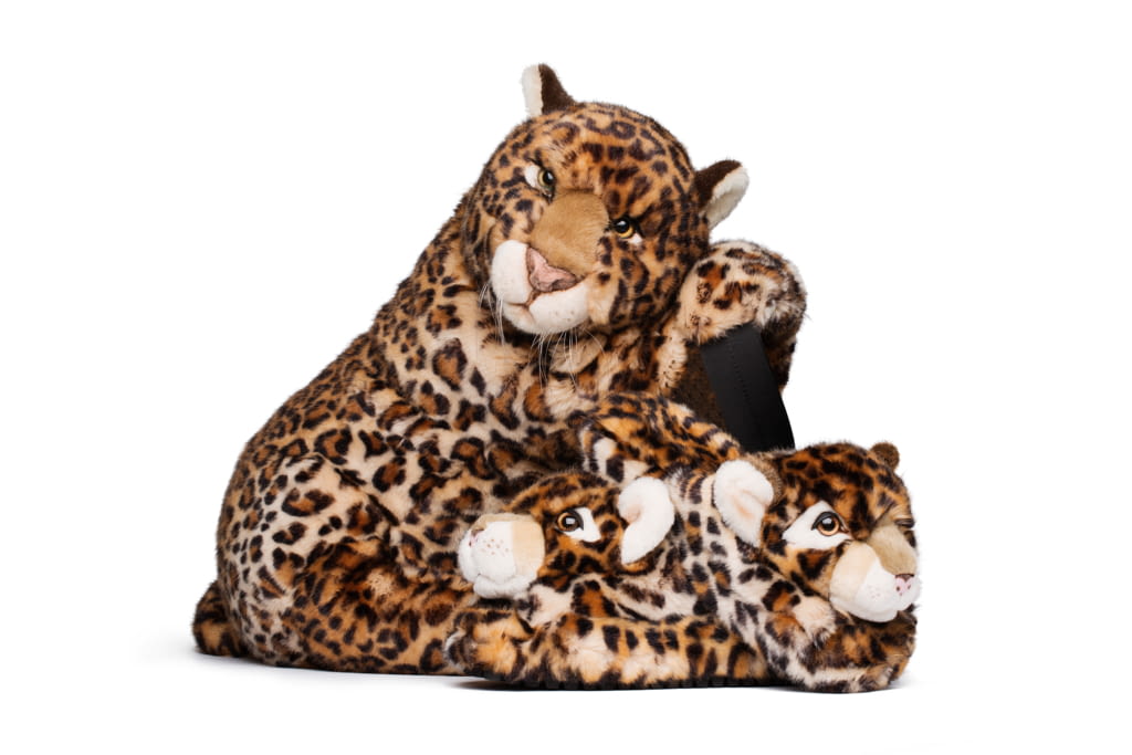 Fashion Week Milan Fall/Winter 2018 look 12 from the Dolce & Gabbana collection menswear accessories