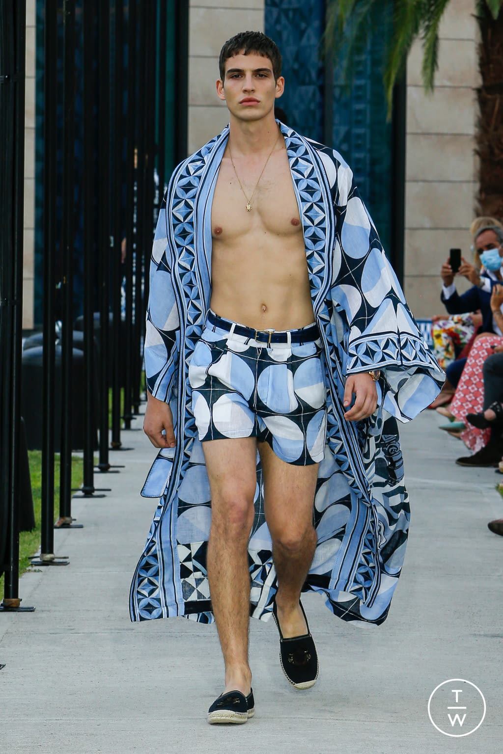 Fashion Week Milan Spring/Summer 2021 look 1 from the Dolce & Gabbana collection menswear