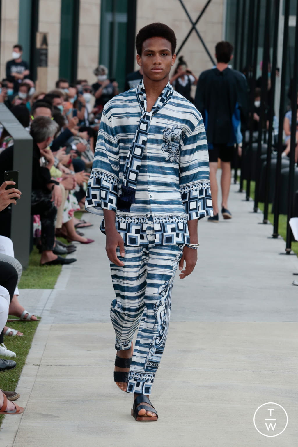 Fashion Week Milan Spring/Summer 2021 look 10 from the Dolce & Gabbana collection menswear