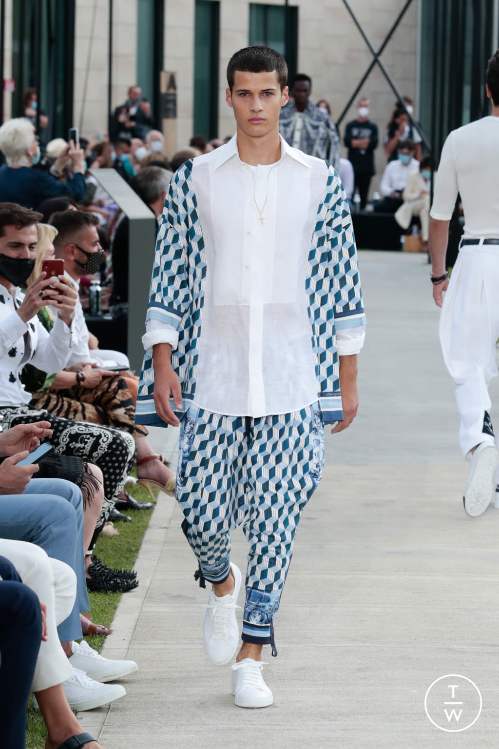 Fashion Week Milan Spring/Summer 2021 look 100 de la collection Dolce & Gabbana menswear