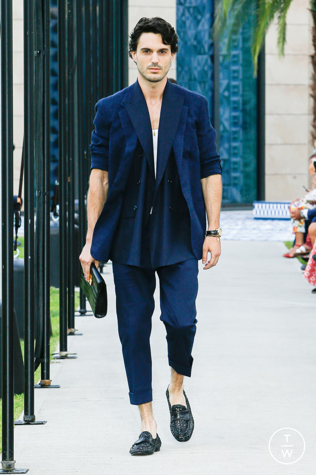 Fashion Week Milan Spring/Summer 2021 look 24 from the Dolce & Gabbana collection 男装