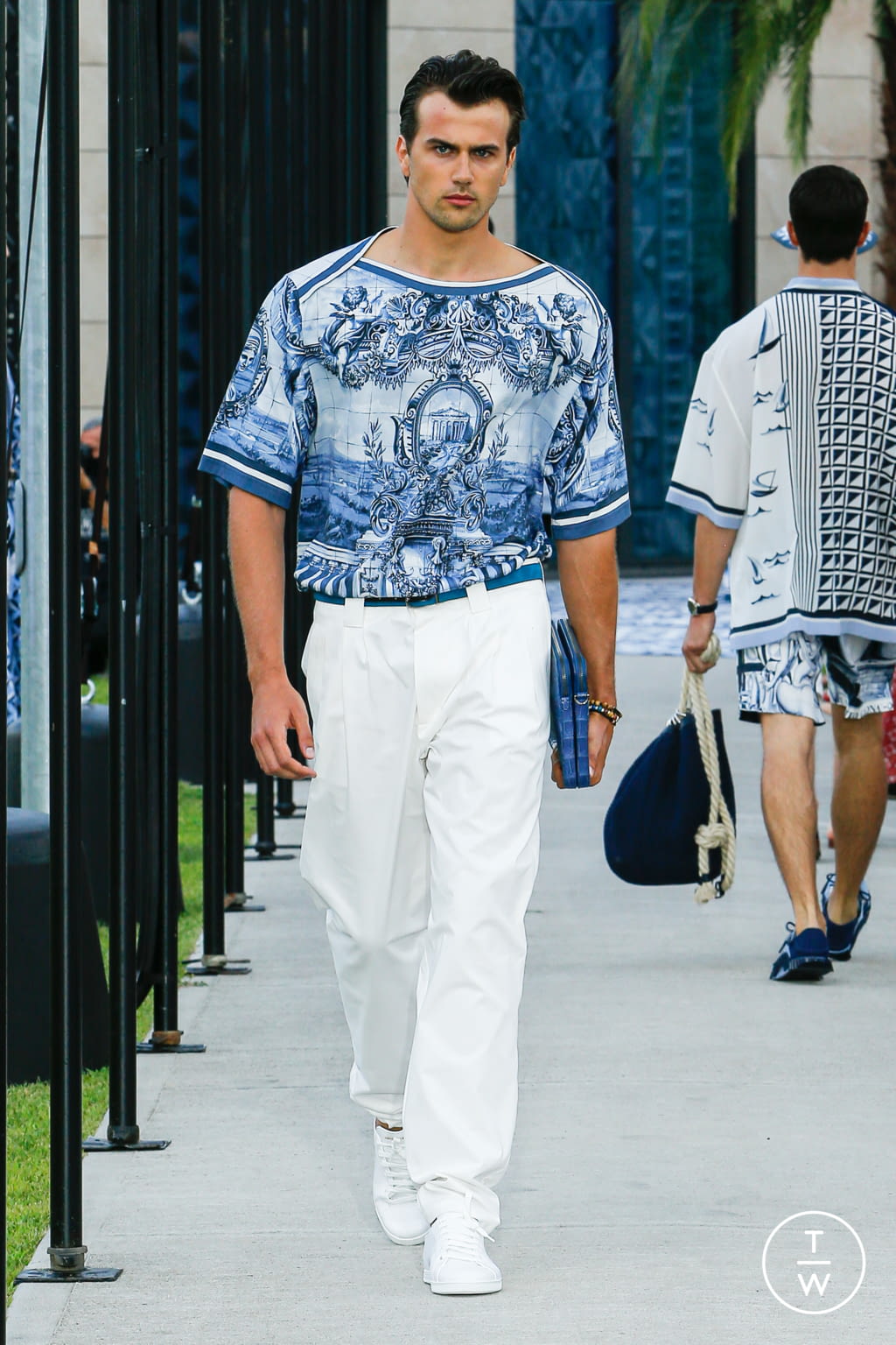 Fashion Week Milan Spring/Summer 2021 look 45 from the Dolce & Gabbana collection menswear