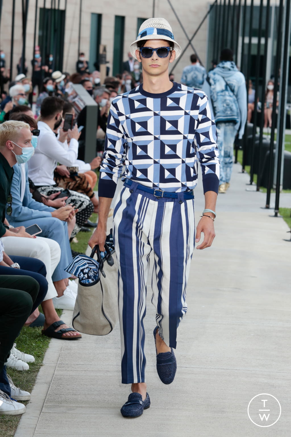 Fashion Week Milan Spring/Summer 2021 look 49 from the Dolce & Gabbana collection menswear