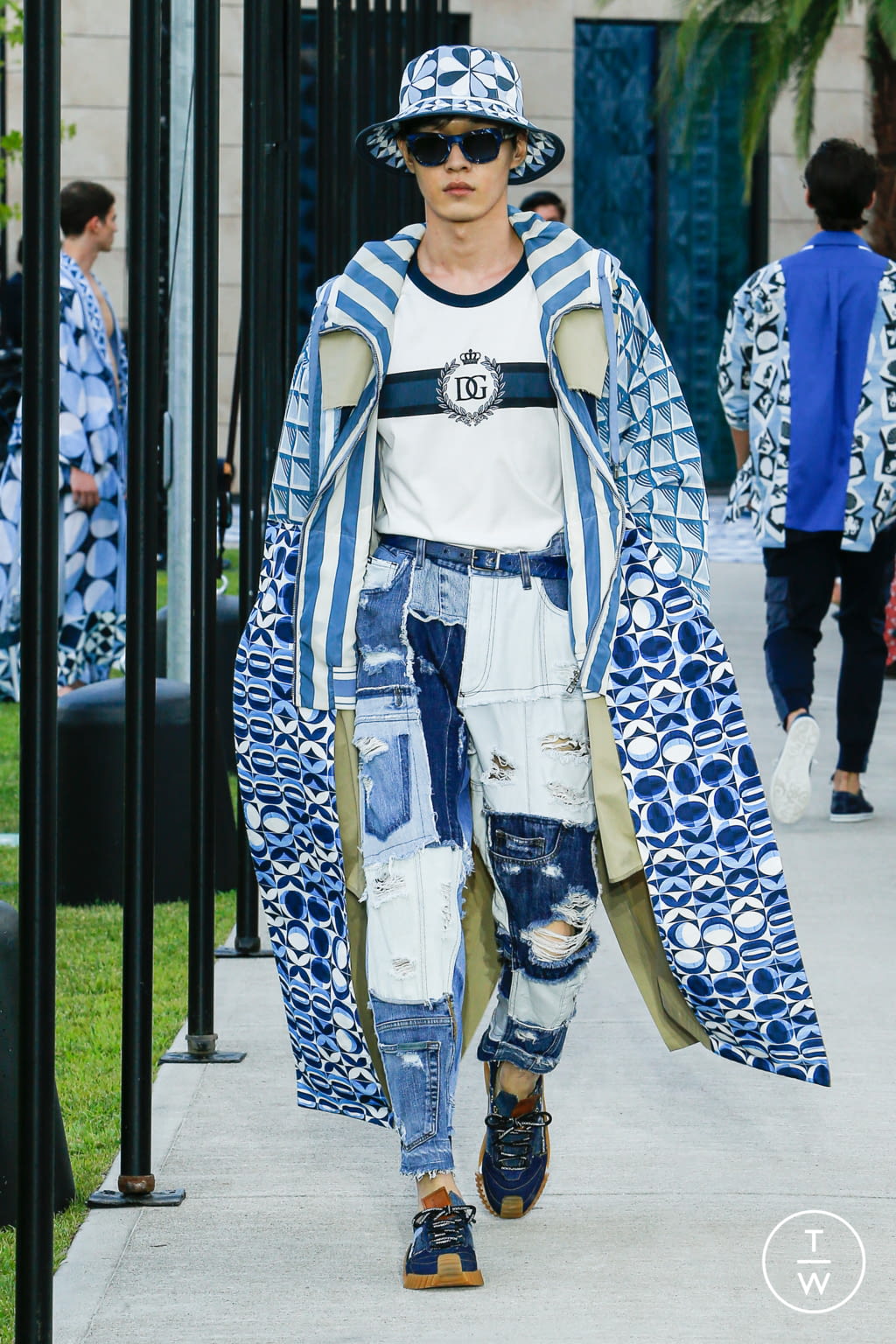 Fashion Week Milan Spring/Summer 2021 look 61 from the Dolce & Gabbana collection menswear