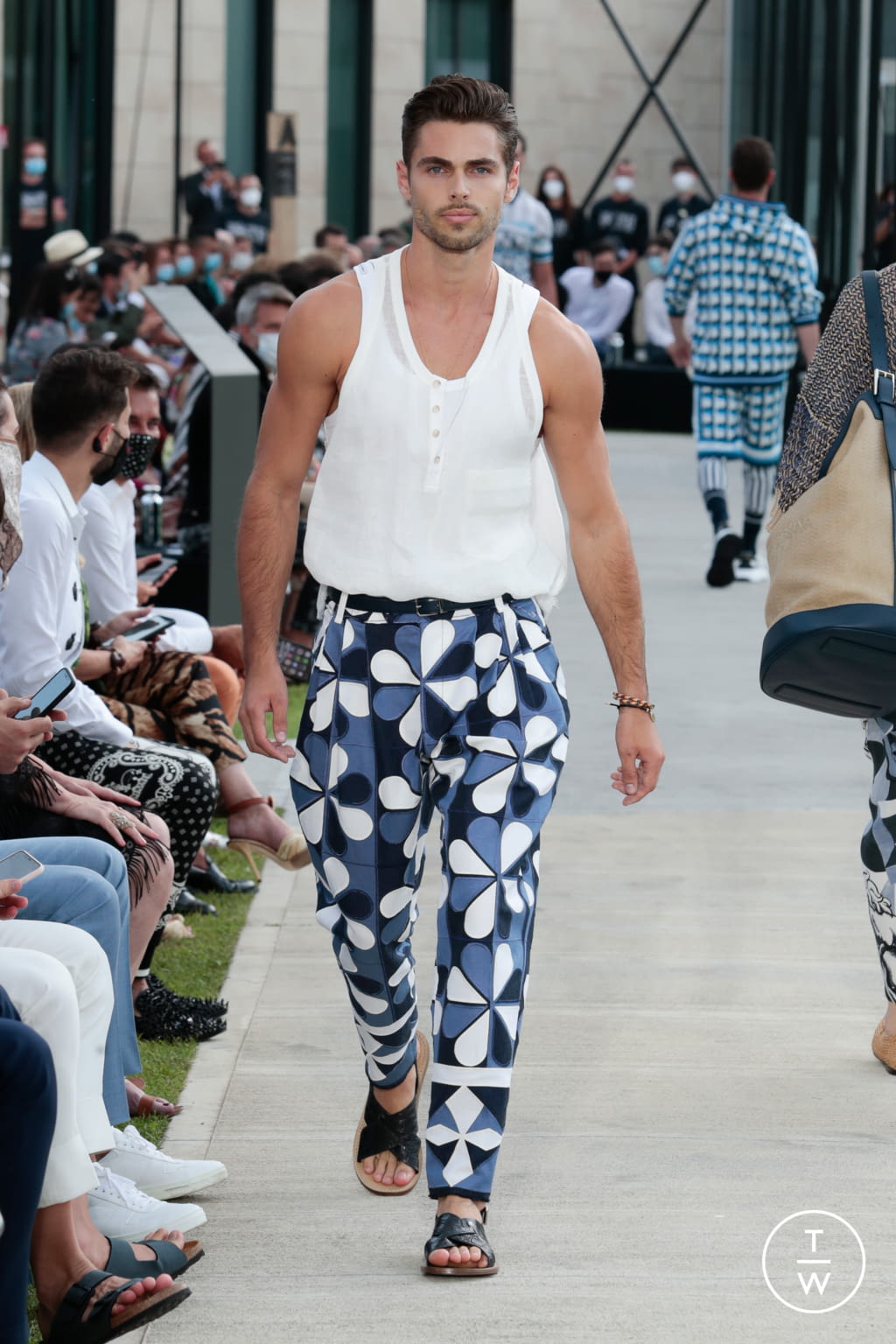 Fashion Week Milan Spring/Summer 2021 look 96 from the Dolce & Gabbana collection 男装
