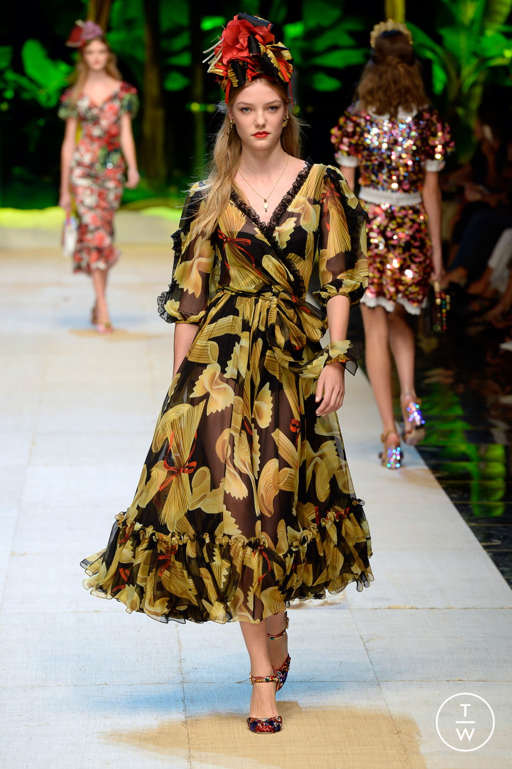 Fashion Week Milan Spring/Summer 2017 look 82 de la collection Dolce & Gabbana womenswear
