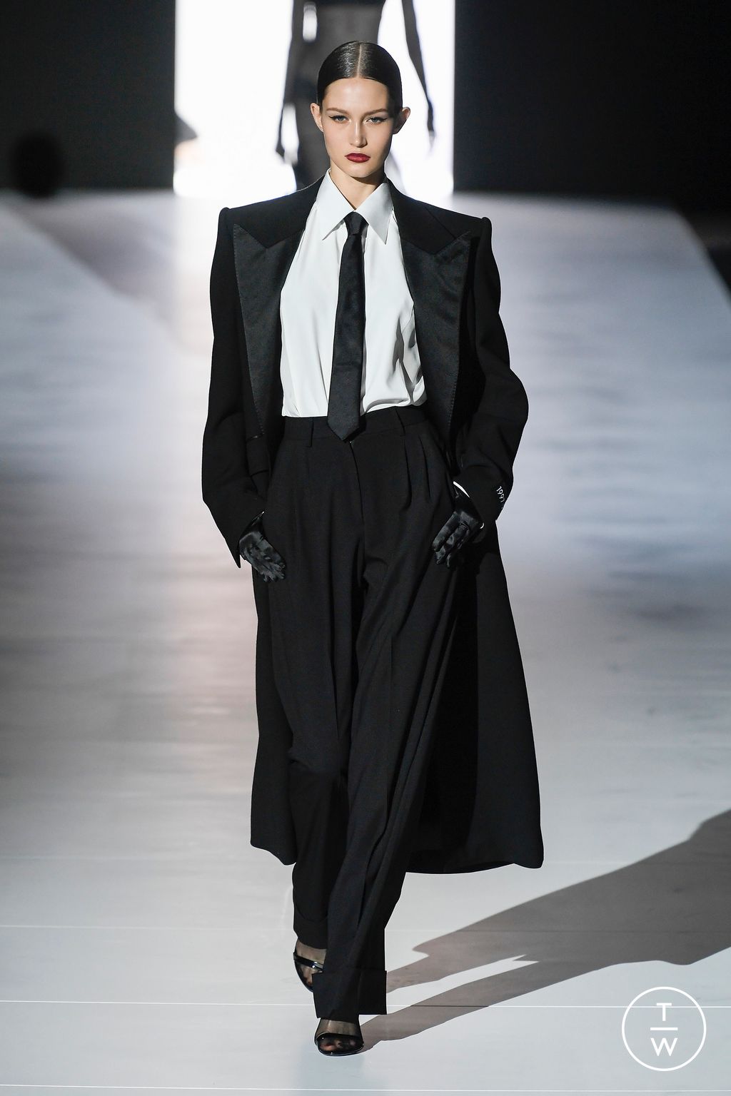 Fashion Week Milan Fall/Winter 2023 look 13 de la collection Dolce & Gabbana womenswear