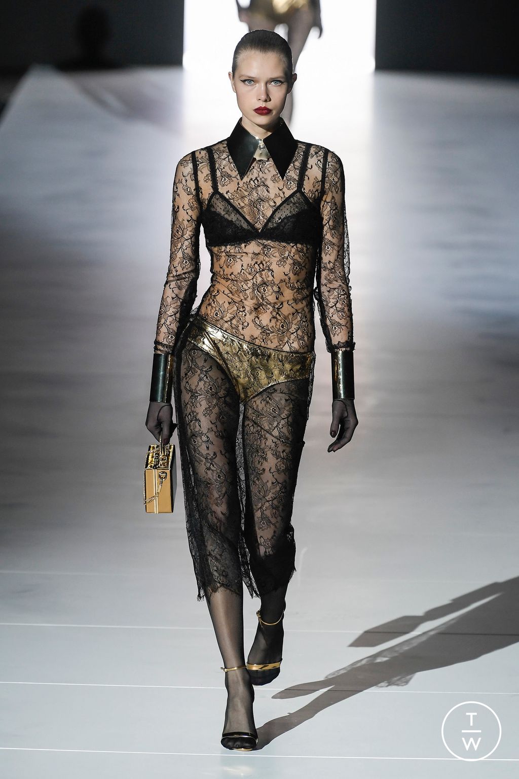 Fashion Week Milan Fall/Winter 2023 look 25 de la collection Dolce & Gabbana womenswear