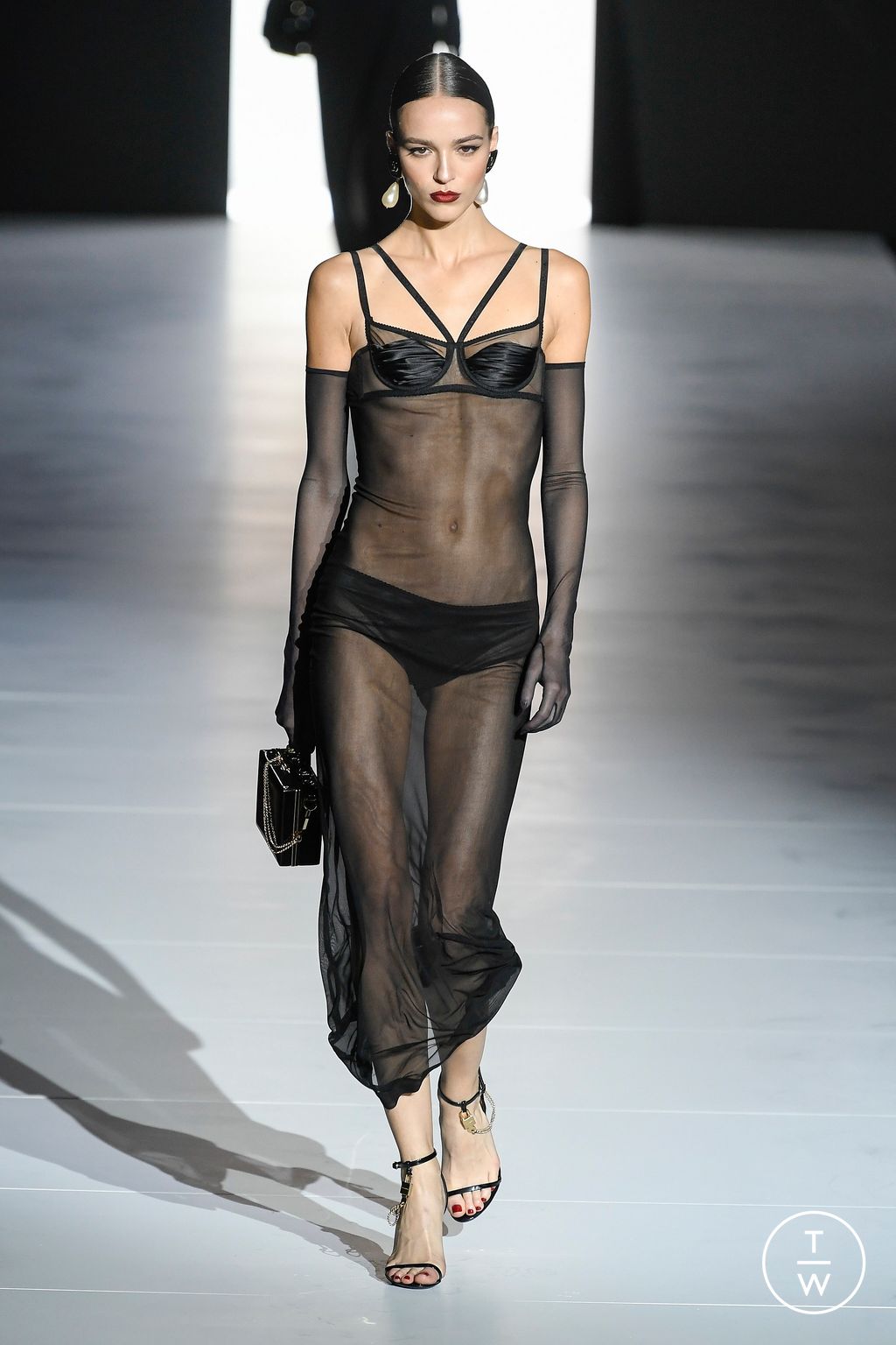 Fashion Week Milan Fall/Winter 2023 look 52 de la collection Dolce & Gabbana womenswear