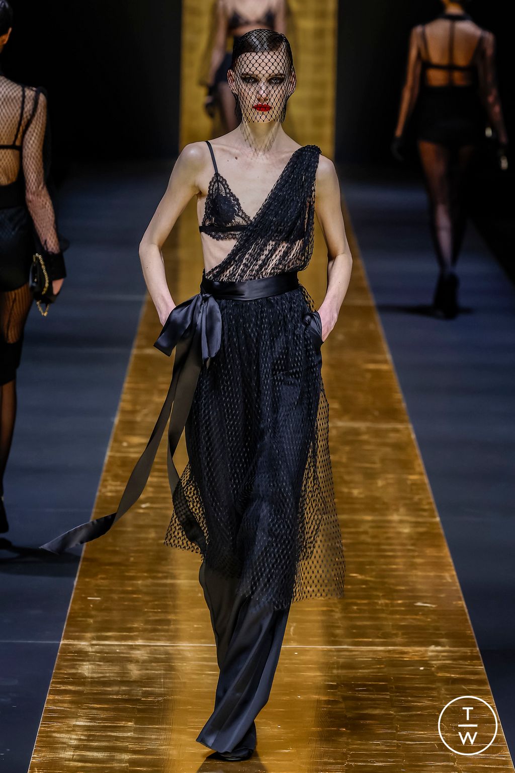 Fashion Week Milan Fall/Winter 2024 look 38 from the Dolce & Gabbana collection womenswear