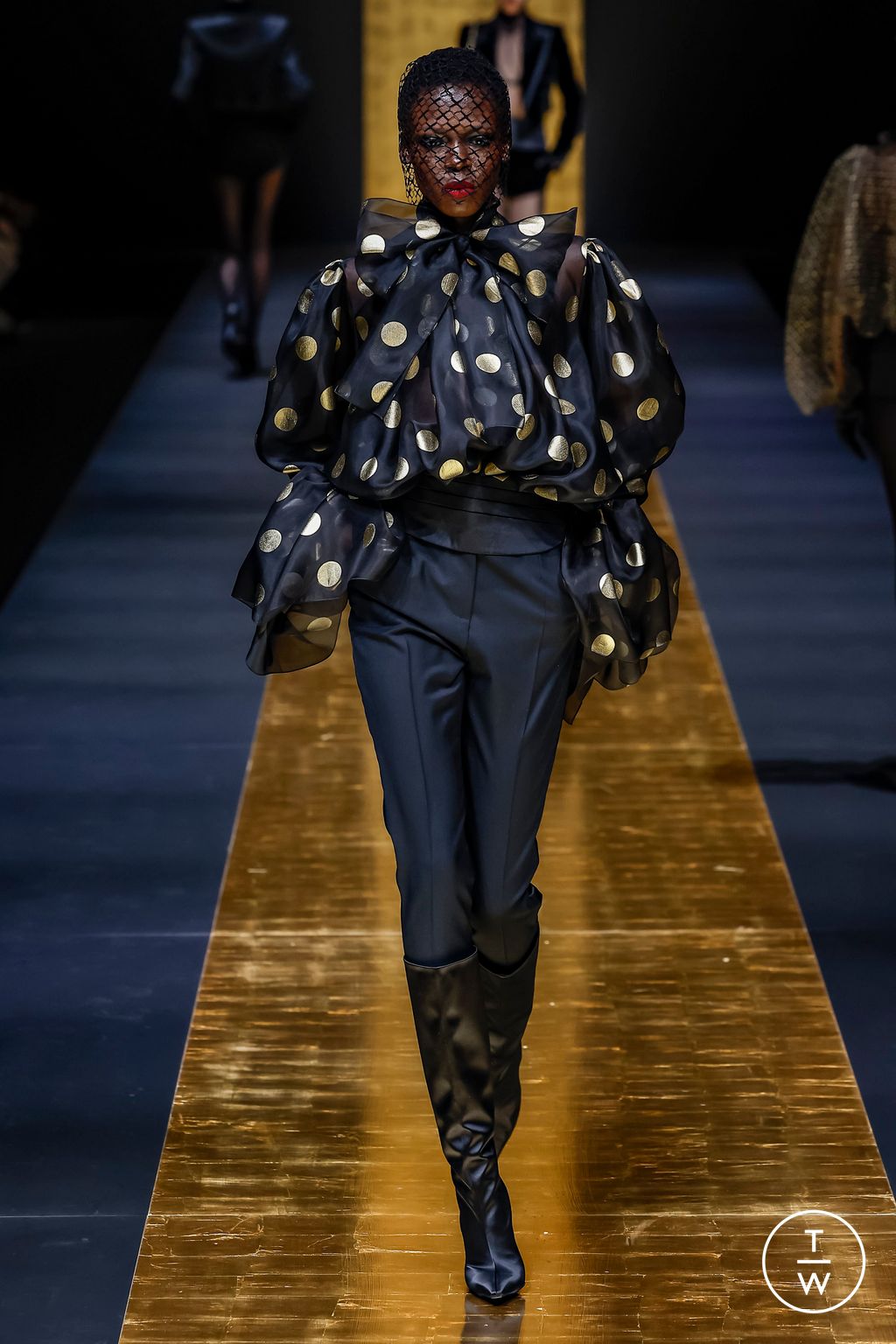 Fashion Week Milan Fall/Winter 2024 look 43 from the Dolce & Gabbana collection womenswear