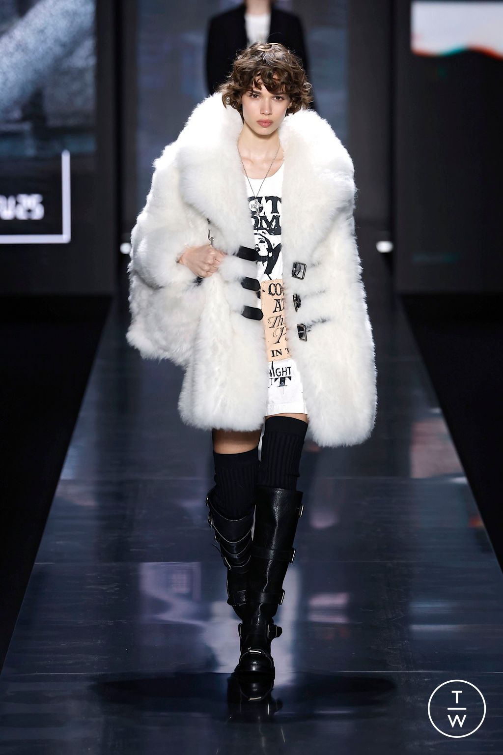 Fashion Week Milan Fall/Winter 2025 look 17 from the Dolce & Gabbana collection womenswear