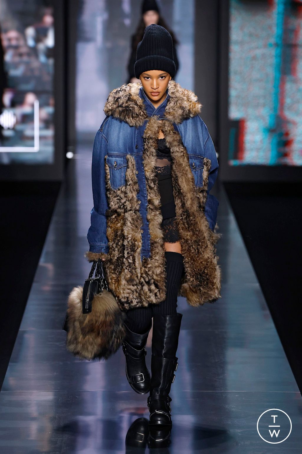 Fashion Week Milan Fall/Winter 2025 look 36 from the Dolce & Gabbana collection womenswear
