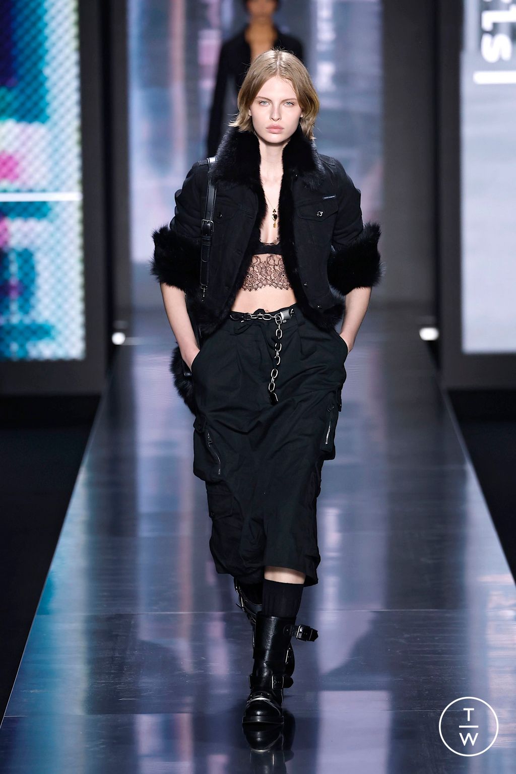 Fashion Week Milan Fall/Winter 2025 look 39 from the Dolce & Gabbana collection womenswear