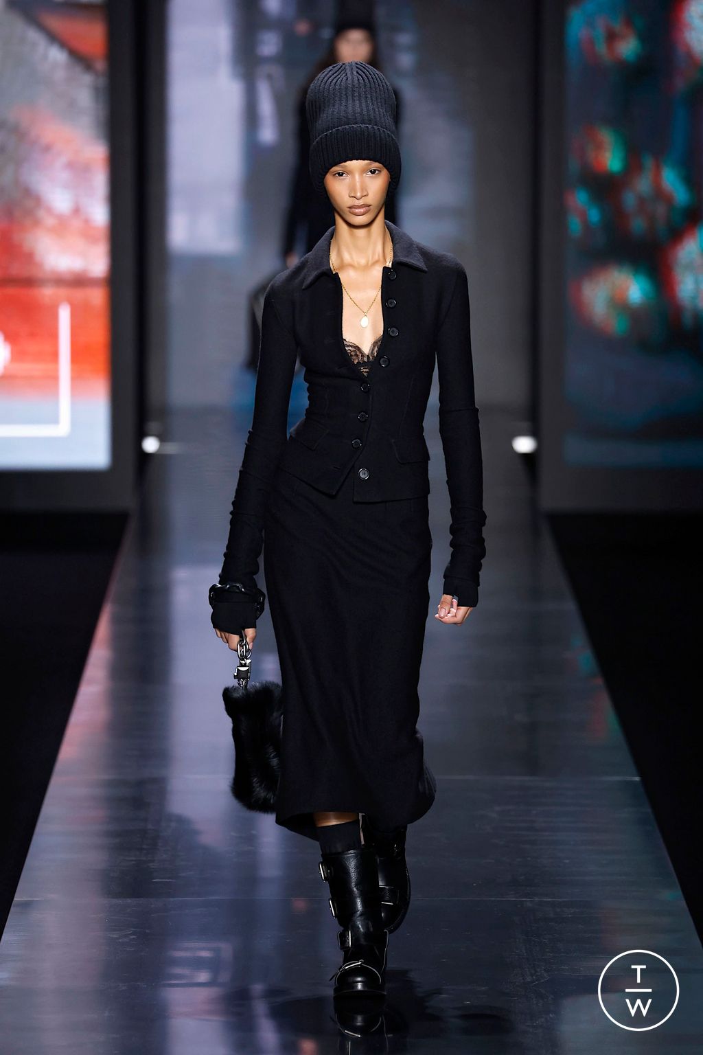 Fashion Week Milan Fall/Winter 2025 look 40 from the Dolce & Gabbana collection womenswear