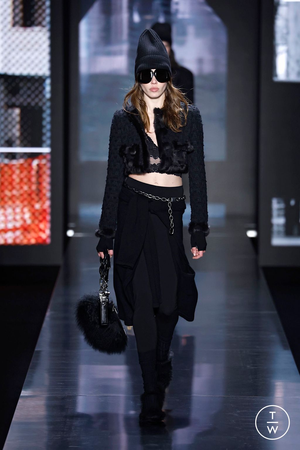 Fashion Week Milan Fall/Winter 2025 look 43 from the Dolce & Gabbana collection womenswear