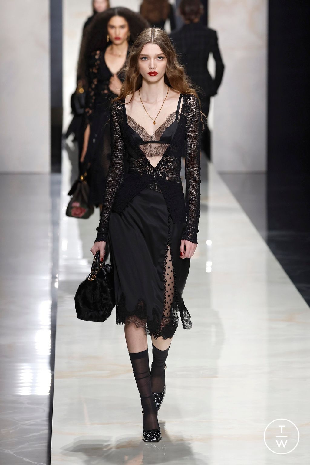 Fashion Week Milan Fall/Winter 2026 look 15 from the Dolce & Gabbana collection womenswear