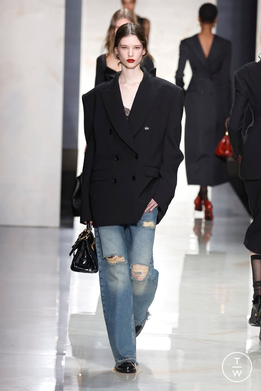 Fashion Week Milan Fall/Winter 2026 look 21 from the Dolce & Gabbana collection womenswear