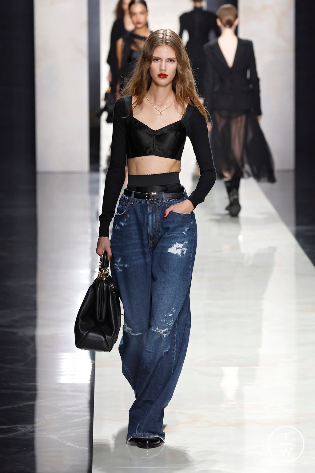 Fashion Week Milan Fall/Winter 2026 look 22 from the Dolce & Gabbana collection womenswear