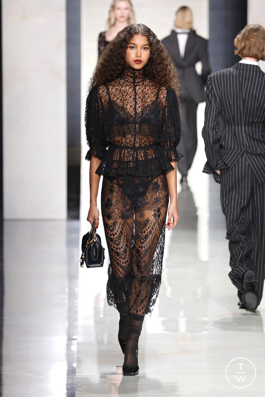 Fashion Week Milan Fall/Winter 2026 look 42 from the Dolce & Gabbana collection womenswear