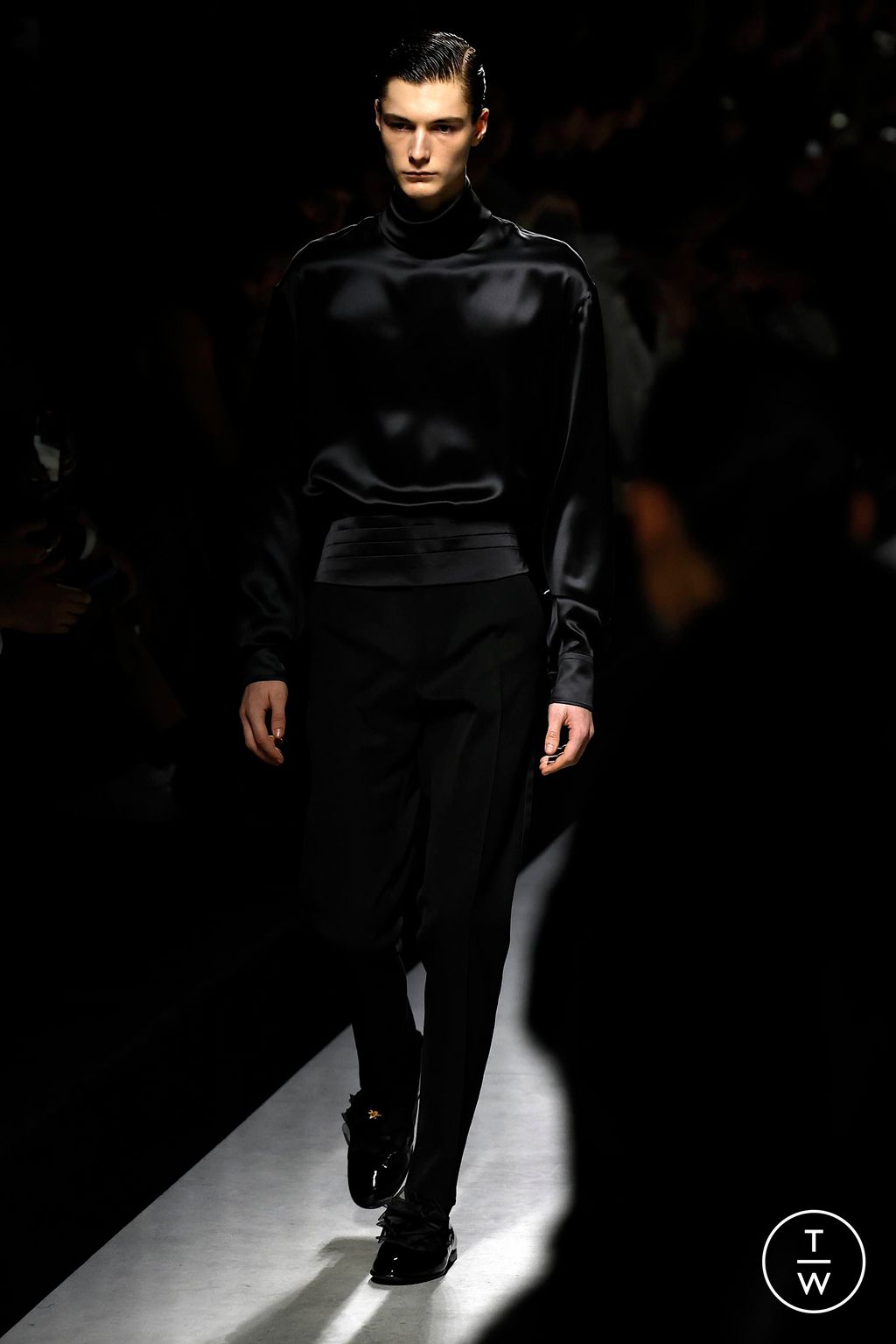 Fashion Week Milan Fall/Winter 2024 look 1 de la collection Dolce & Gabbana menswear