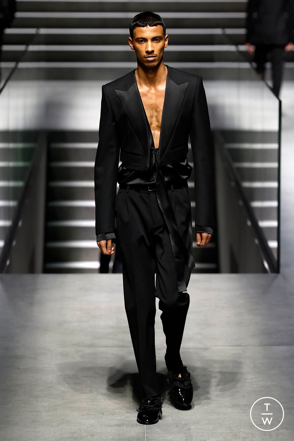 Fashion Week Milan Fall/Winter 2024 look 6 from the Dolce & Gabbana collection menswear