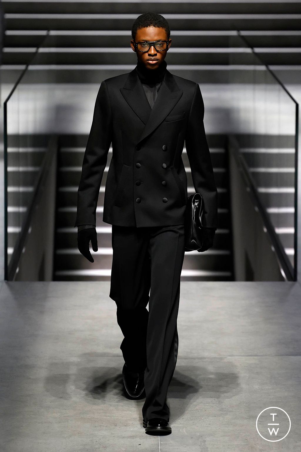 Fashion Week Milan Fall/Winter 2024 look 32 from the Dolce & Gabbana collection menswear