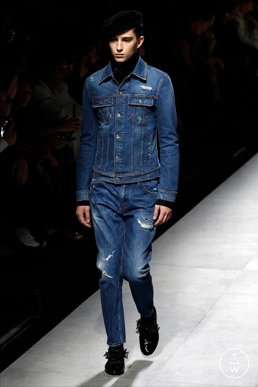 Fashion Week Milan Fall/Winter 2024 look 35 from the Dolce & Gabbana collection 男装