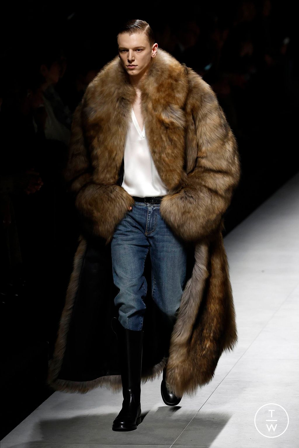 Fashion Week Milan Fall/Winter 2024 look 39 de la collection Dolce & Gabbana menswear