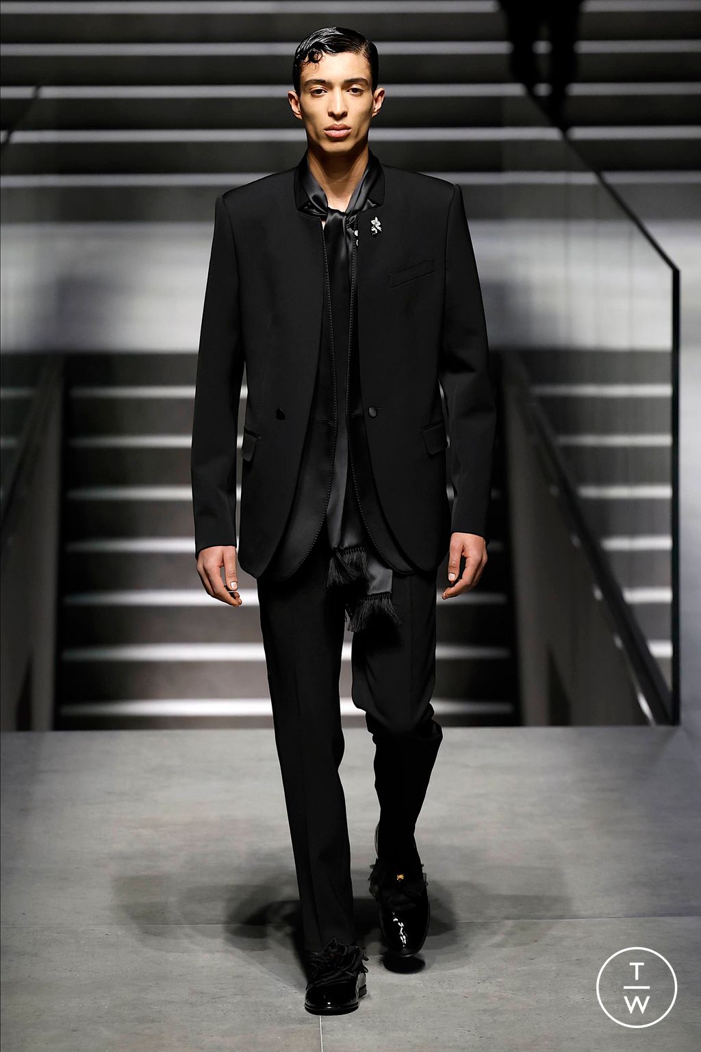 Fashion Week Milan Fall/Winter 2024 look 48 from the Dolce & Gabbana collection menswear