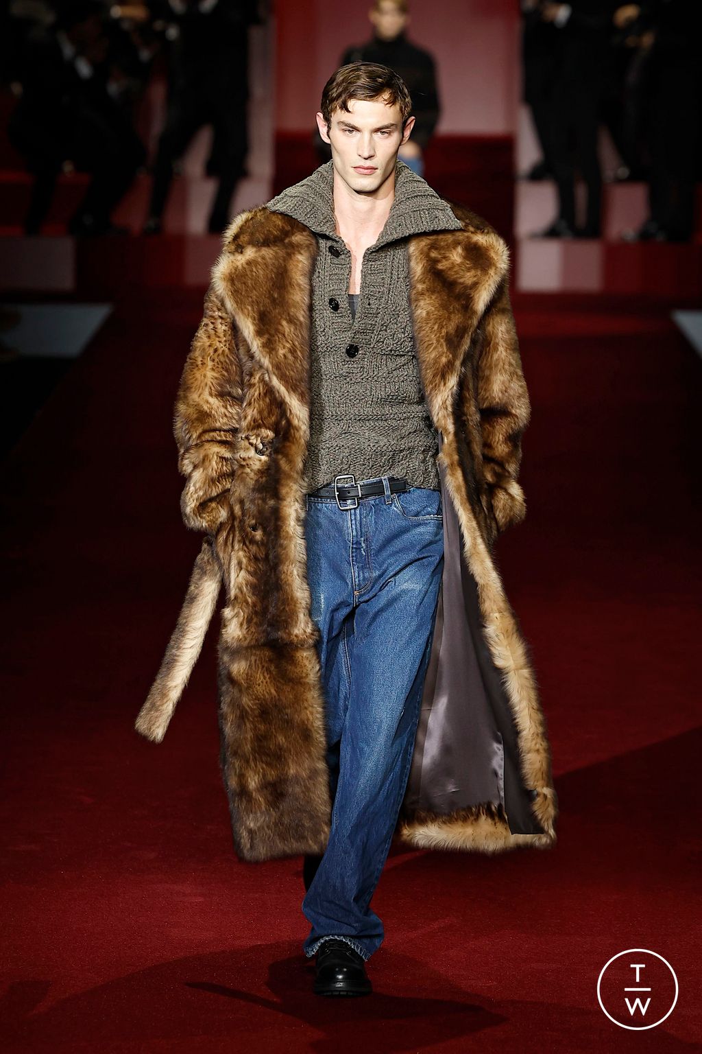 Fashion Week Milan Fall/Winter 2025 look 1 from the Dolce & Gabbana collection menswear