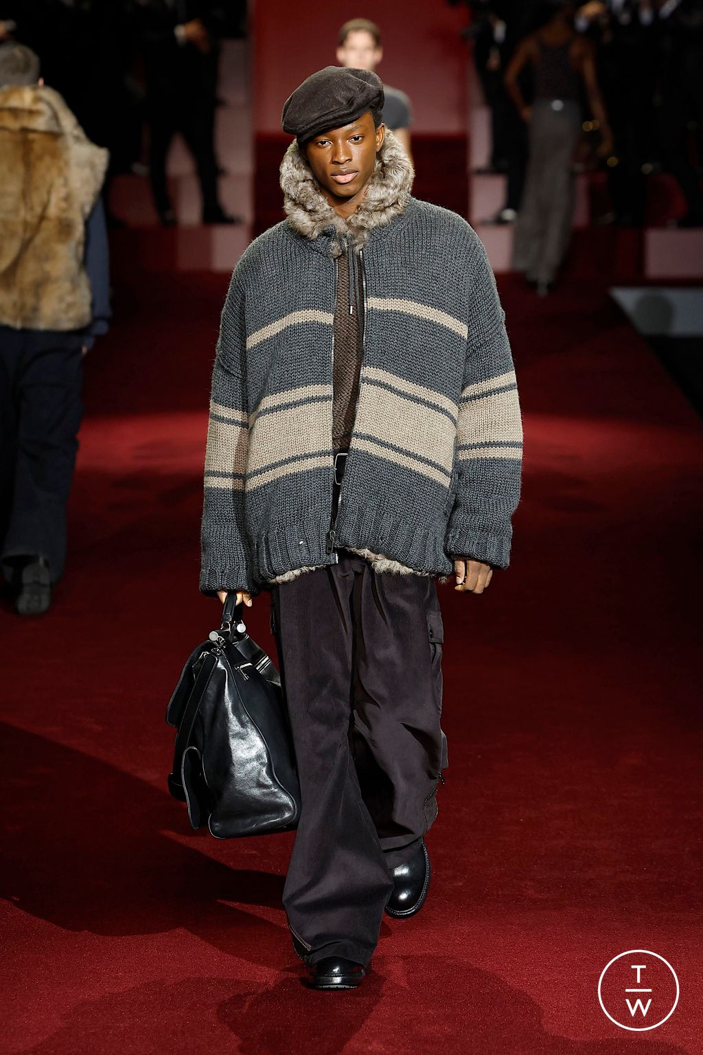 Fashion Week Milan Fall/Winter 2025 look 16 from the Dolce & Gabbana collection menswear