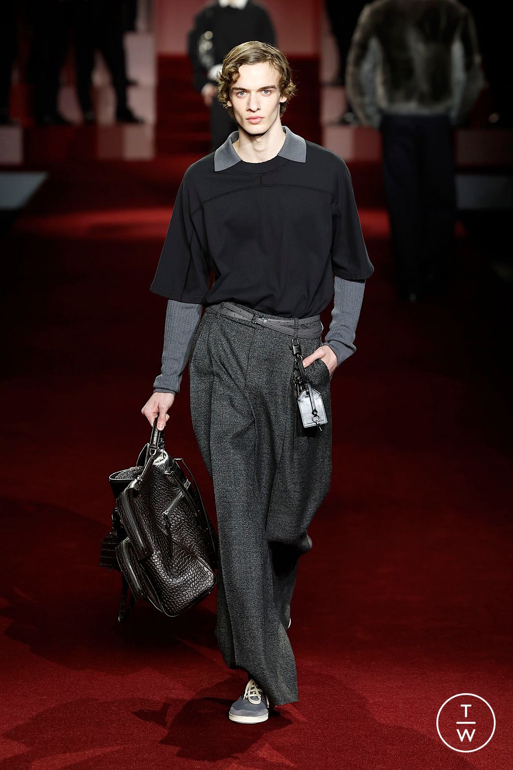 Fashion Week Milan Fall/Winter 2025 look 19 from the Dolce & Gabbana collection menswear