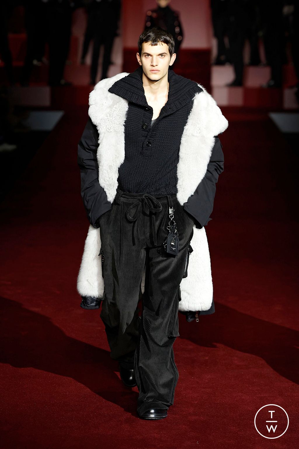 Fashion Week Milan Fall/Winter 2025 look 32 from the Dolce & Gabbana collection menswear