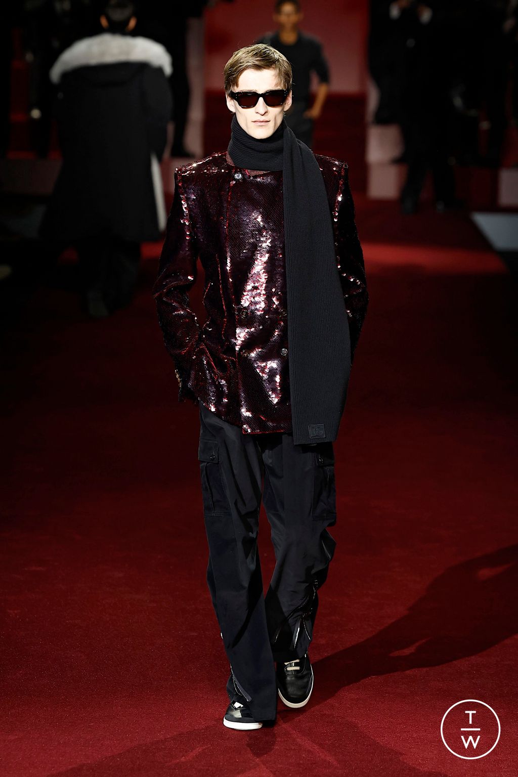 Fashion Week Milan Fall/Winter 2025 look 33 from the Dolce & Gabbana collection menswear