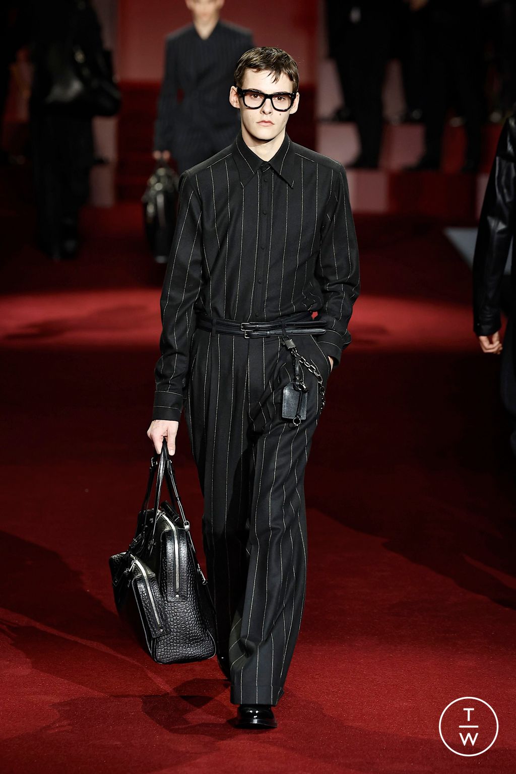 Fashion Week Milan Fall/Winter 2025 look 36 from the Dolce & Gabbana collection menswear