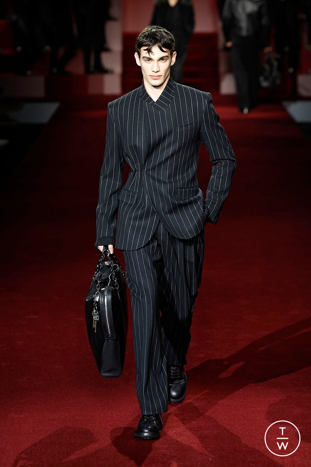 Fashion Week Milan Fall/Winter 2025 look 37 from the Dolce & Gabbana collection menswear