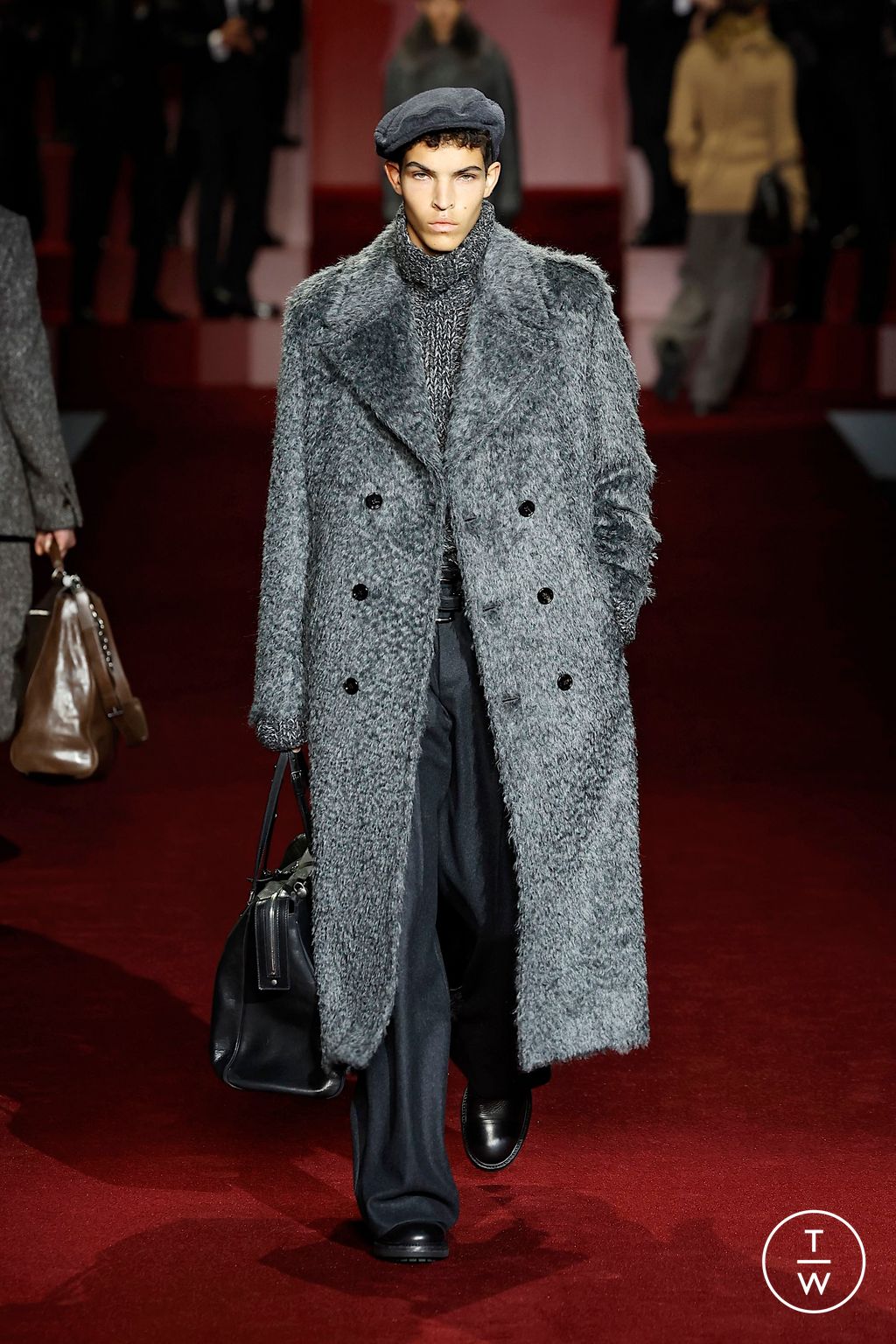 Fashion Week Milan Fall/Winter 2025 look 44 from the Dolce & Gabbana collection menswear