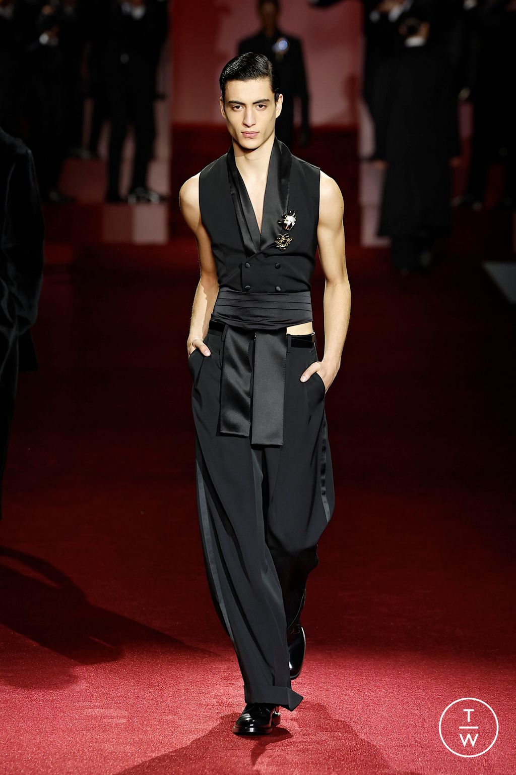 Fashion Week Milan Fall/Winter 2025 look 53 from the Dolce & Gabbana collection menswear