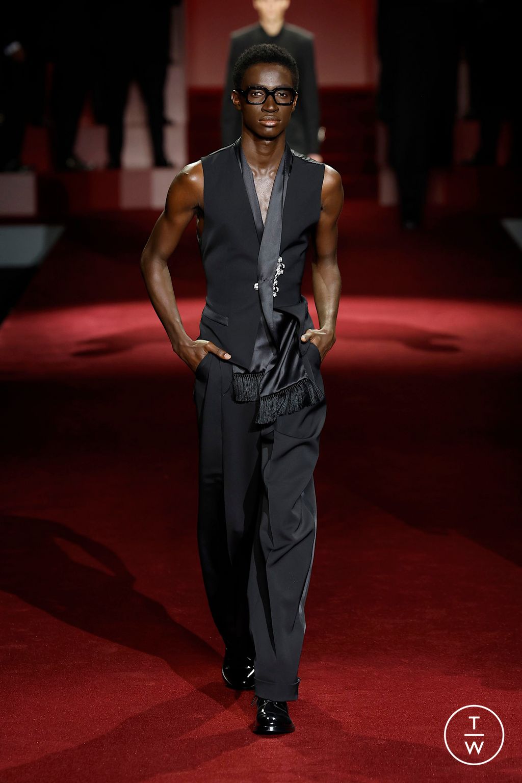 Fashion Week Milan Fall/Winter 2025 look 56 from the Dolce & Gabbana collection menswear